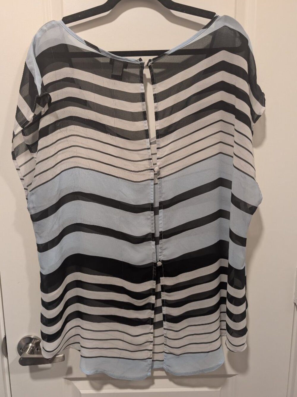 Torrid Shirt Womens 2X 18/20 Multicolor Striped Sheer Open Back Buttons Top - Picture 3 of 3